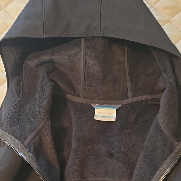 Columbia Jackets & Blazers - Columbia Black Hooded Jacket